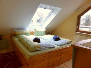 Bett 180x200 cm - Bild 3: Ferienwohnung 2, Haus Erhard in Berlin Lichtenrade