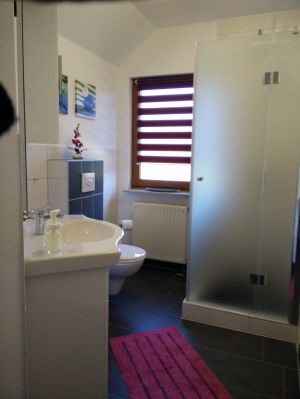 Dusche, WC, Waschbecken - Bild 6: Ferienwohnung 3, Haus Erhard in Berlin Lichtenrade