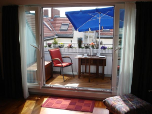 Terrasse und Wohnraum sind "eins". Großer, offener Zugang mit Schiebetüren - Bild 6: exklusiv Wohnen in Berlin-Mitte/Tiergarten im "Blueberry Hill"