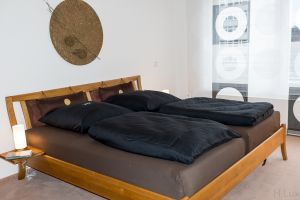 Massives Holzbett, geölt. - Bild 7: Fantastische Wohnung im Zentrum