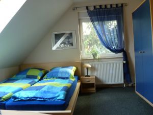 Bild 6: Zimmer im EFH, Pool, Garten, Terrassen