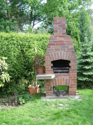 Der Grillkamin am Ferienhaus. - Bild 5: Ferienhaus am südöstlichem Stadtrand von Berlin in Woltersdorf Schleuse
